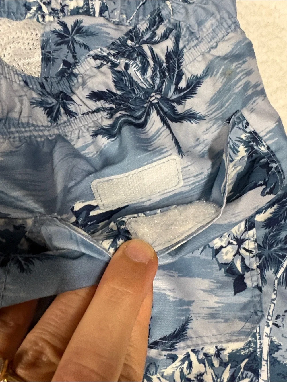 Old Navy medium men’s Light Blue Tropical Swim Shorts with Navy Palm Print